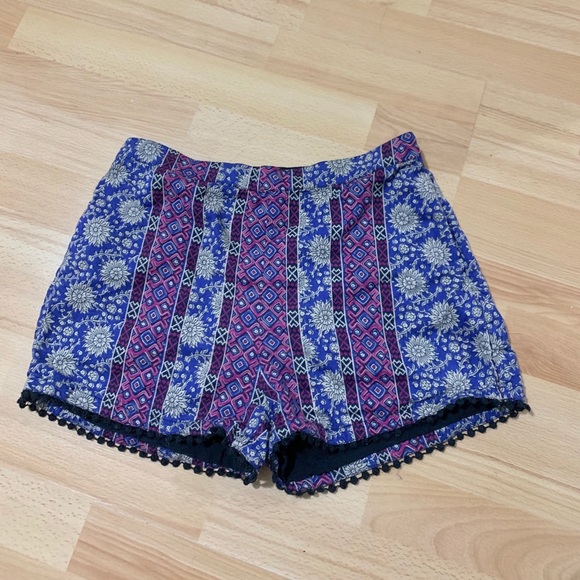 Hollister Bohemian Floral Print Shorts